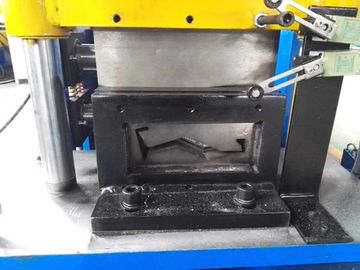 स्टील स्टड और ट्रैक रोल बनाने की मशीन 5.5kw पावर कटिंग लंबाई सहनशीलता±2 मिमी