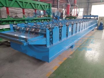 0.3-0.8mm मोटाई धातु छत रोल बनाने की मशीन 8-15m/min बनाने की गति ±2mm काटने सहिष्णुता