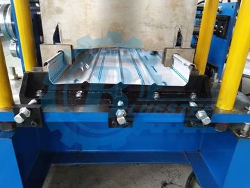 20-22 स्टेशन स्टील स्टैंडिंग सीम फोर्मिंग मशीन 7.5kw मोटर के साथ