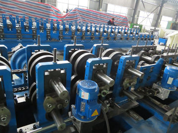 स्टील स्टड और ट्रैक रोल बनाने की मशीन 5.5kw पावर कटिंग लंबाई सहनशीलता±2 मिमी